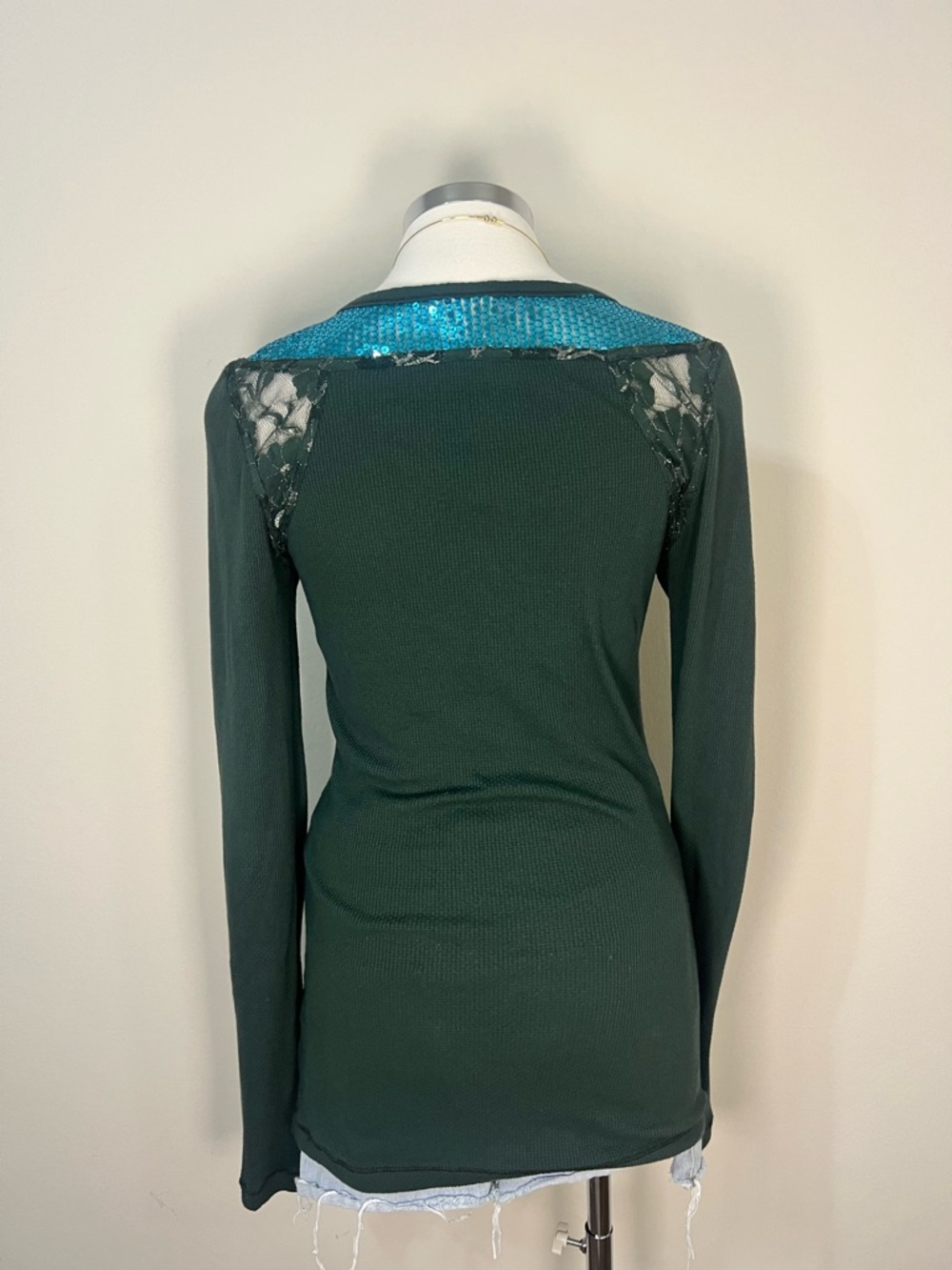 Free People Green Sequin Lace Henley Top L Boho Thermal Mismatch Buttons - Picture 5 of 8